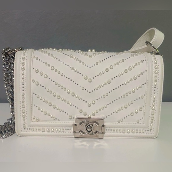 Chanel Boy Pearl medium bag! - Picture 1 of 9
